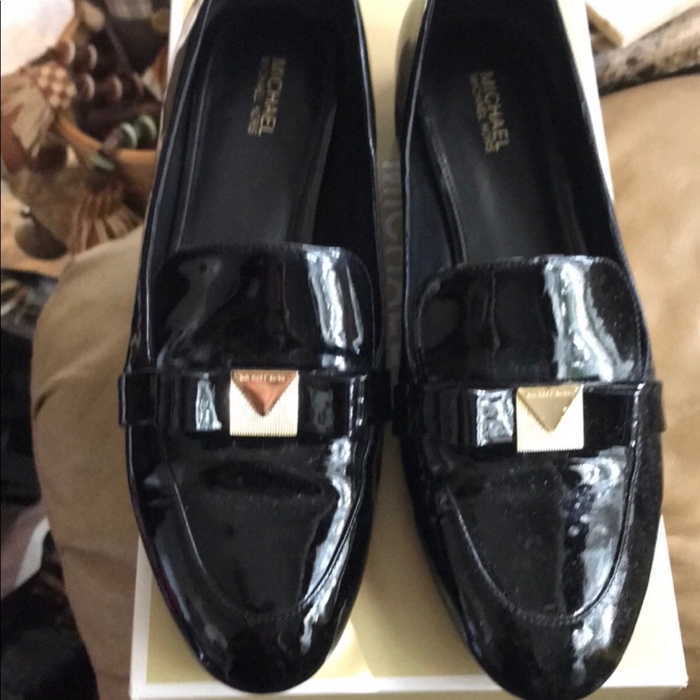 Michael Kors Black patent leather shoes - Picture 3 of 6